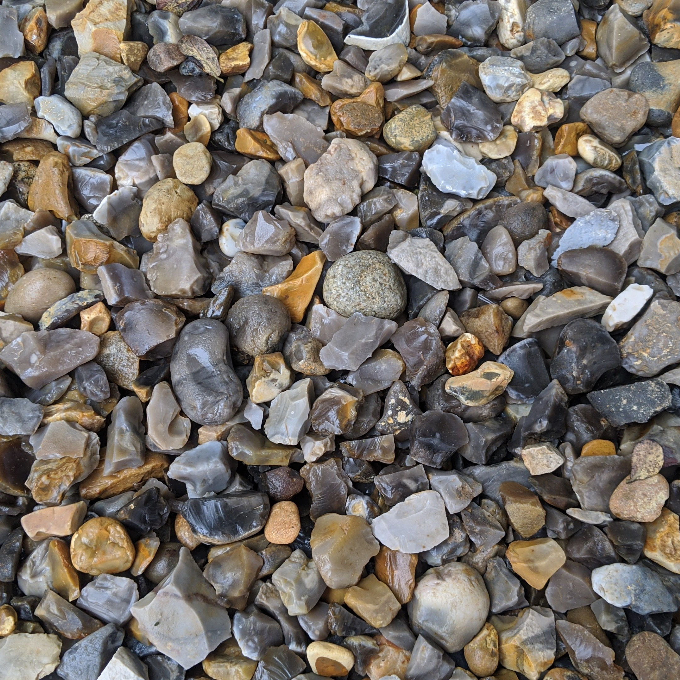 Moonstone Flint Gravel 20mm 25kg Poly Bag