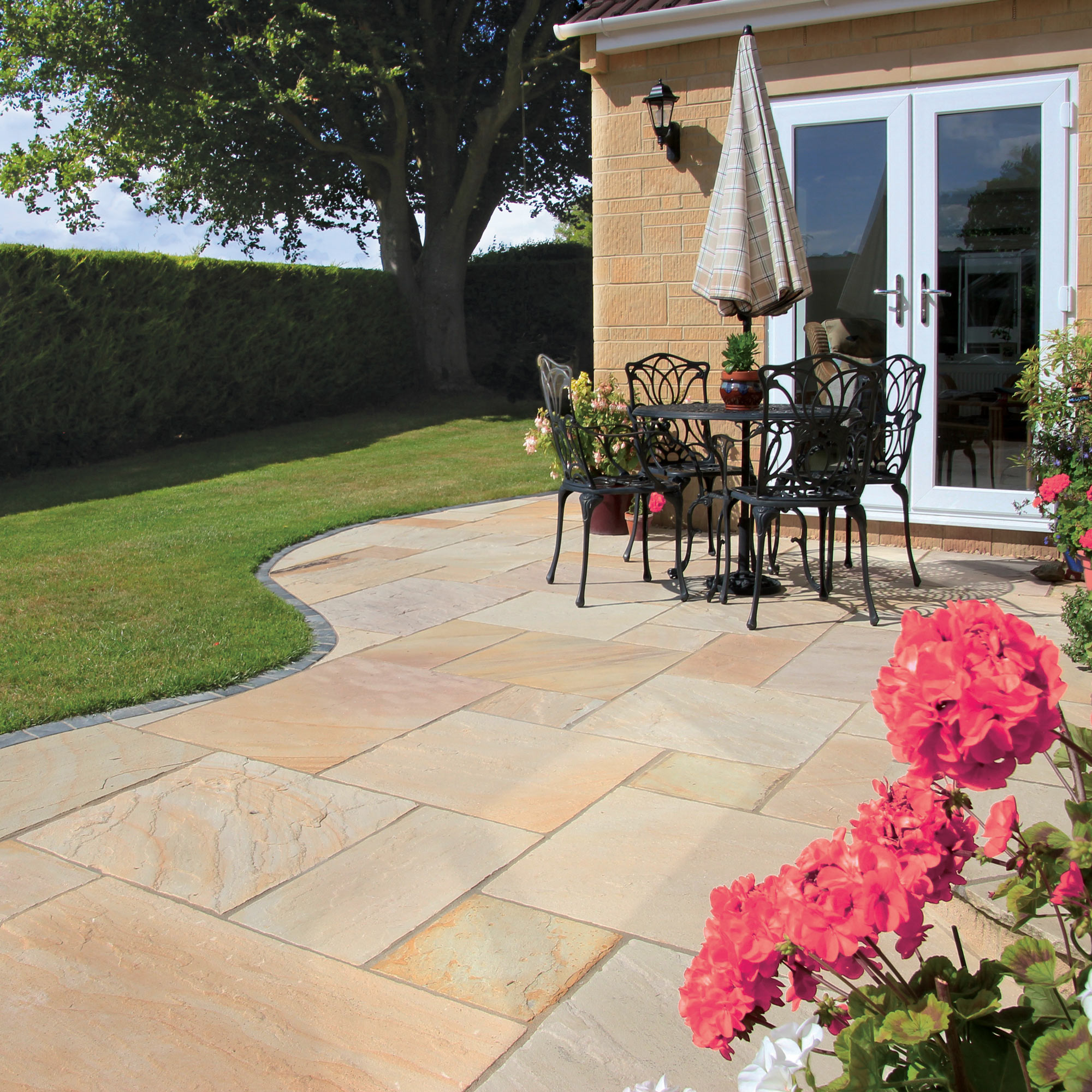 Pavestone Calibrated Sandstone Paving Contractor Pack (Pack of 64) Golden Fossil (19.5m²)