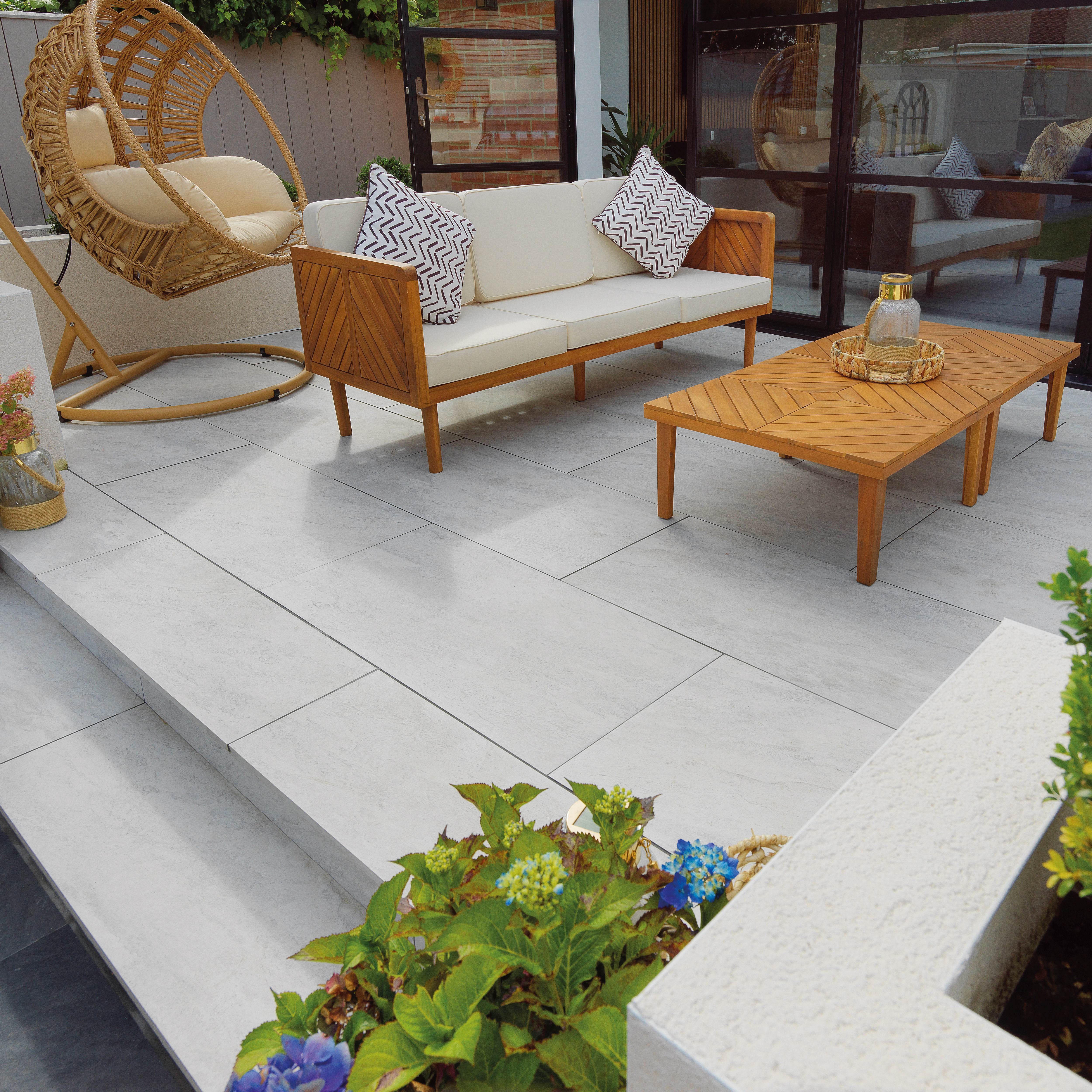 Pavestone Dolomite Porcelain Paving Pack White 1000mm x 500mm x 20mm