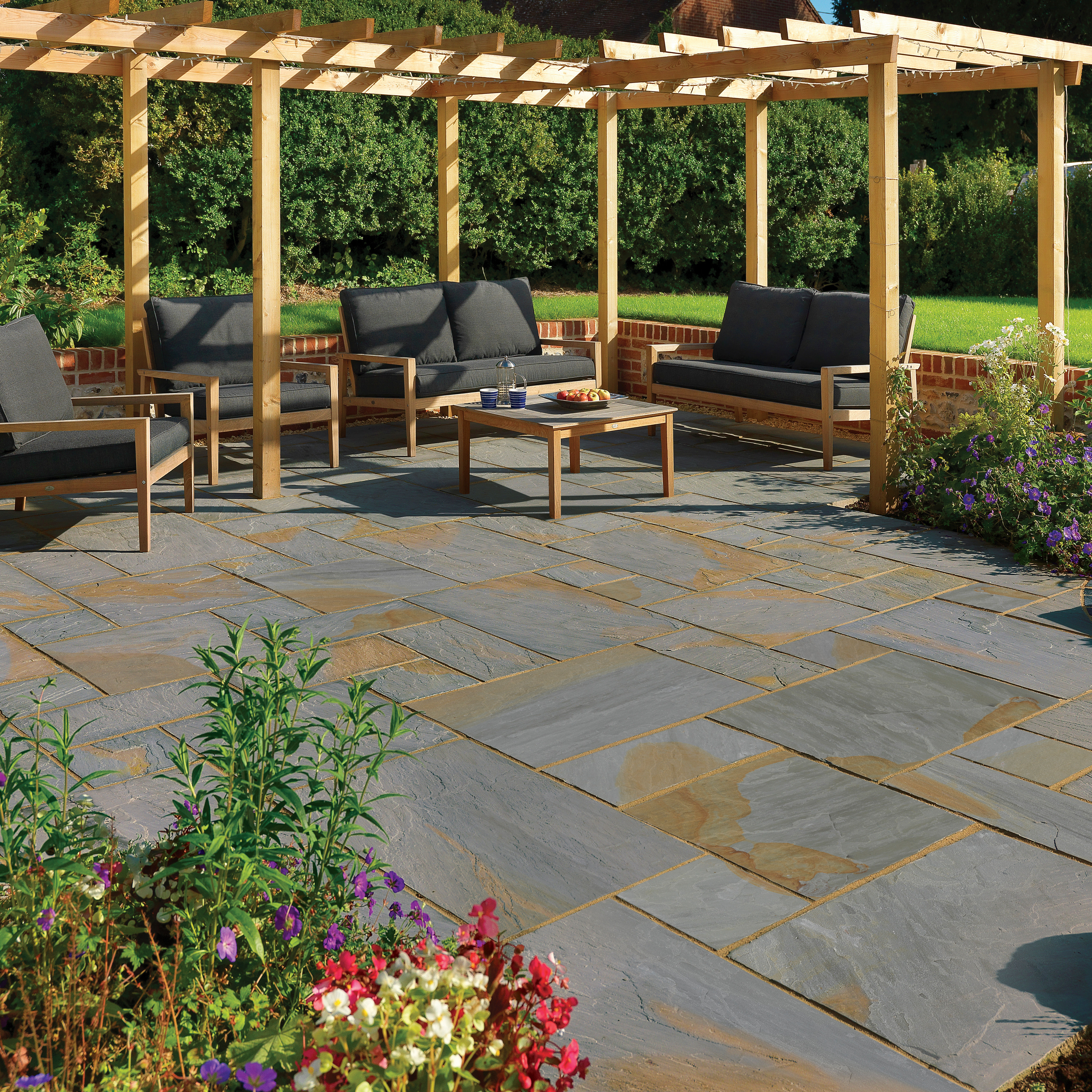 Pavestone Blended Sandstone Paving Contractor Pack Willow Blend 18mm (20.7m²)