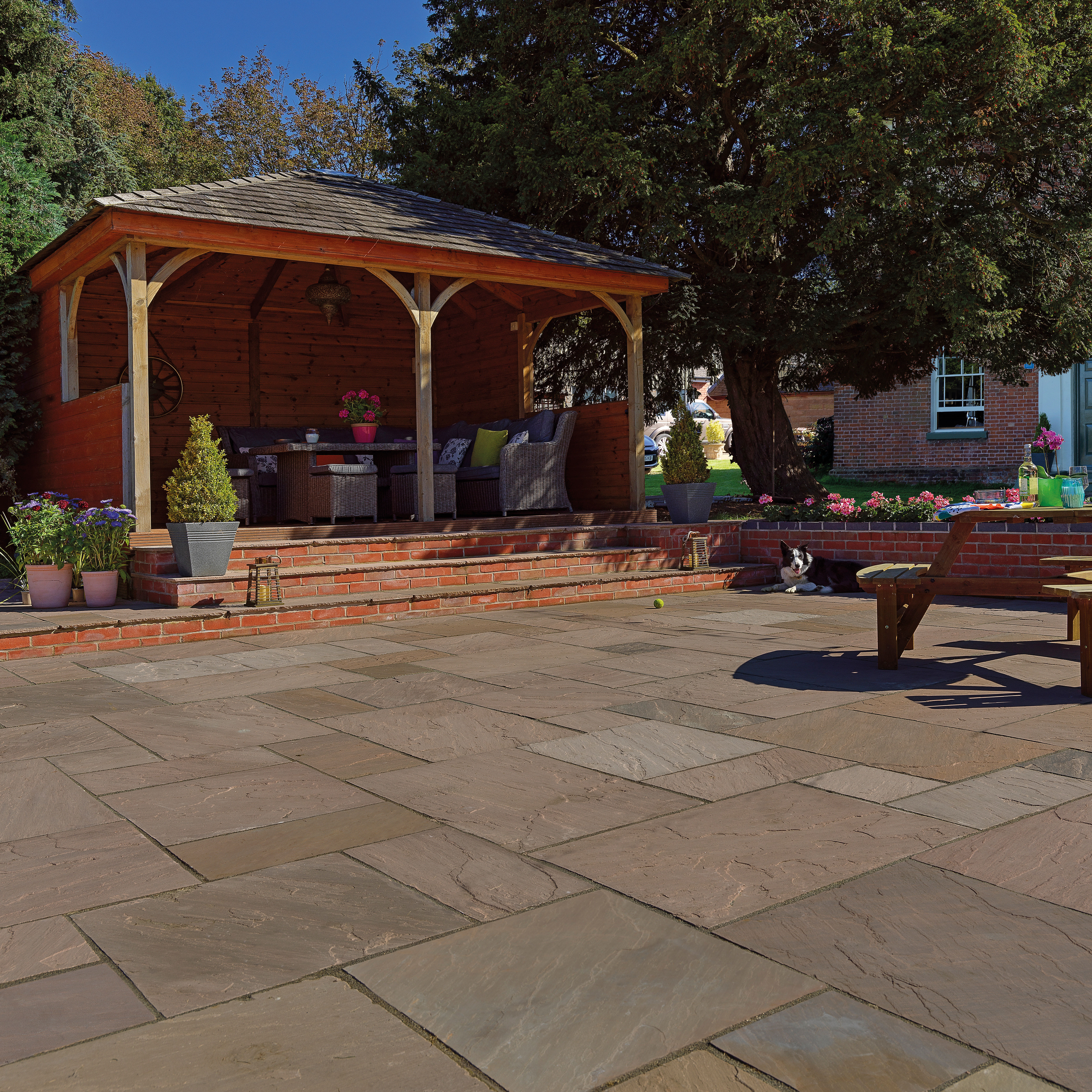 Pavestone Blended Sandstone Paving Contractor Pack Autumn Blend 18mm (20.7m²)