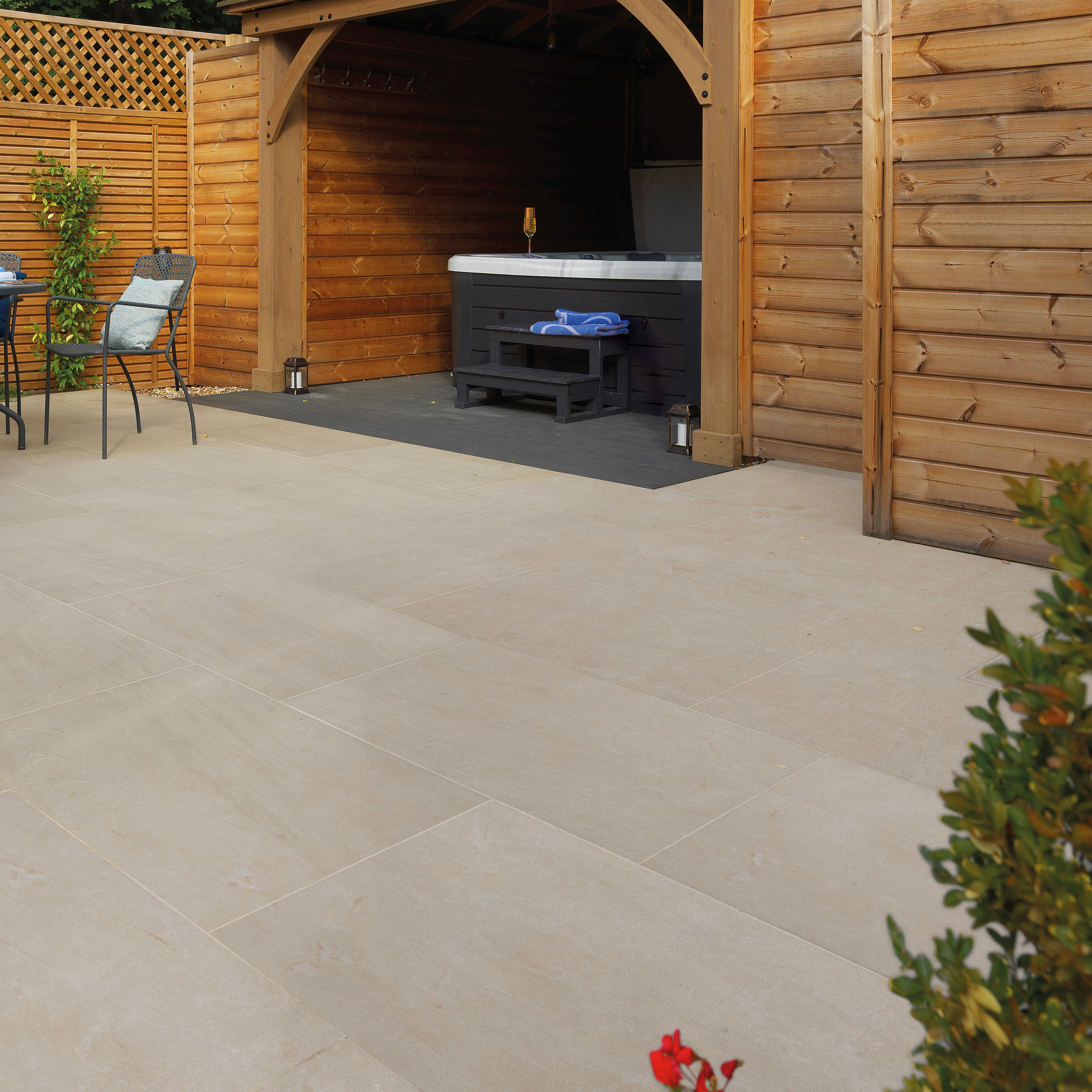 Pavestone Amalfi Porcelain Paving Pack Beige 900mm x 600mm x 20mm
