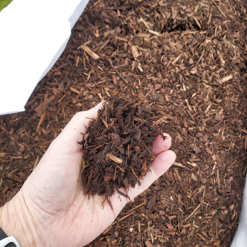 Landscaping mulch near me discount