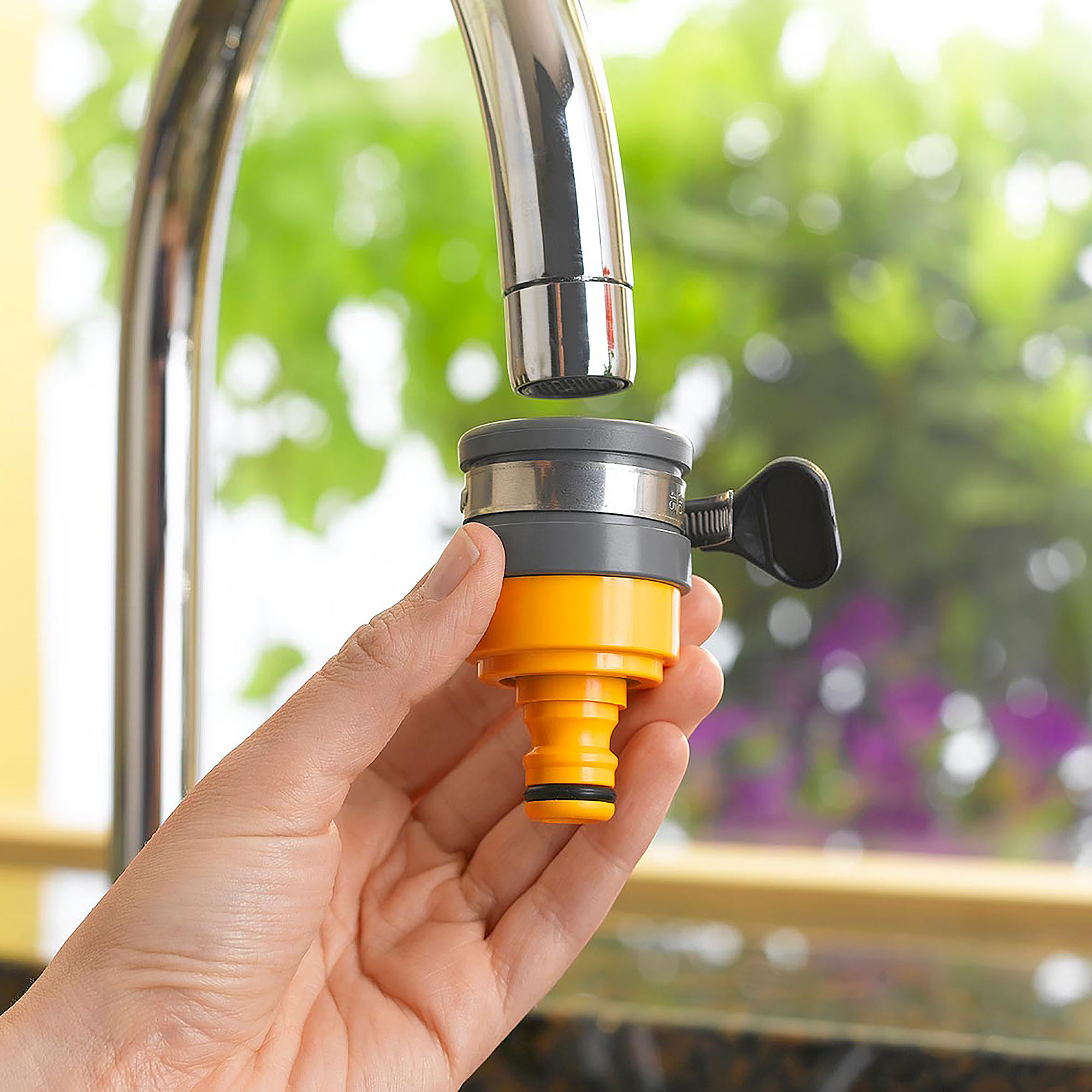 Hozelock Round Mixer Tap Connector - 2177
