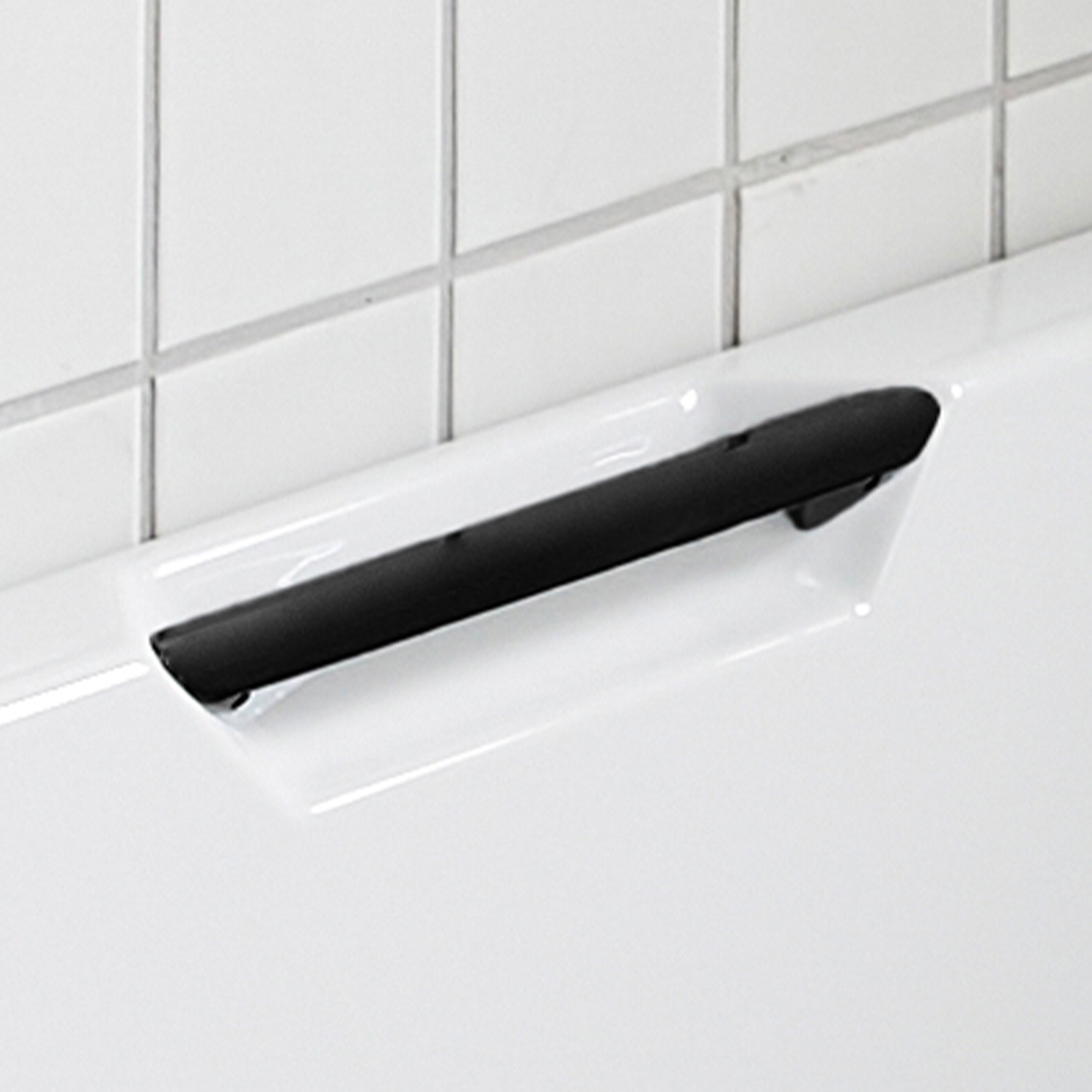 Kartell K-Vit Luxe Intergrated Bath Grips Black - LUXGRIPBK