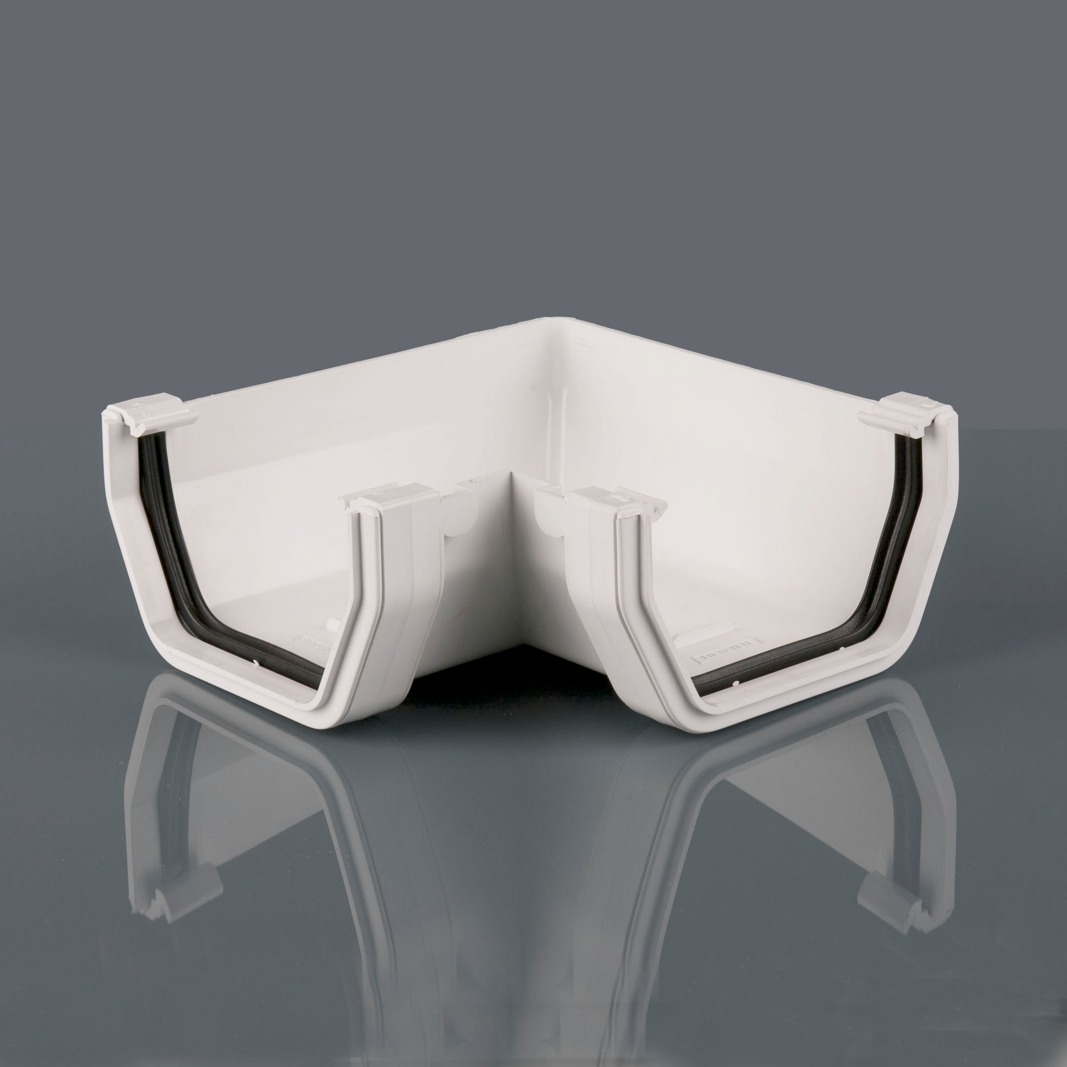 Brett Martin Square Gutter Angle 90° Arctic White 114mm - BR058A