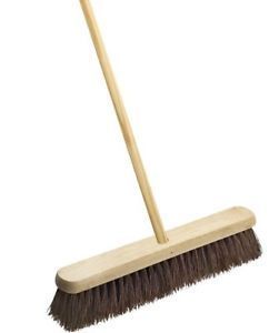 Bassine Brush Complete with Handle 18"